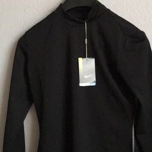 NWT women’s Nike golf dri-fit long sleeve top
